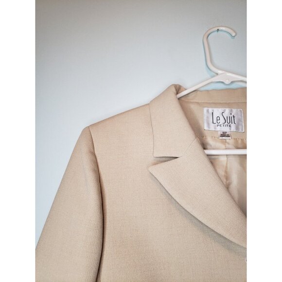 Le Suit Women's Petite Sz 10P Suit Jacket Blazer Beige Long Sleeve Button Front - Picture 5 of 6